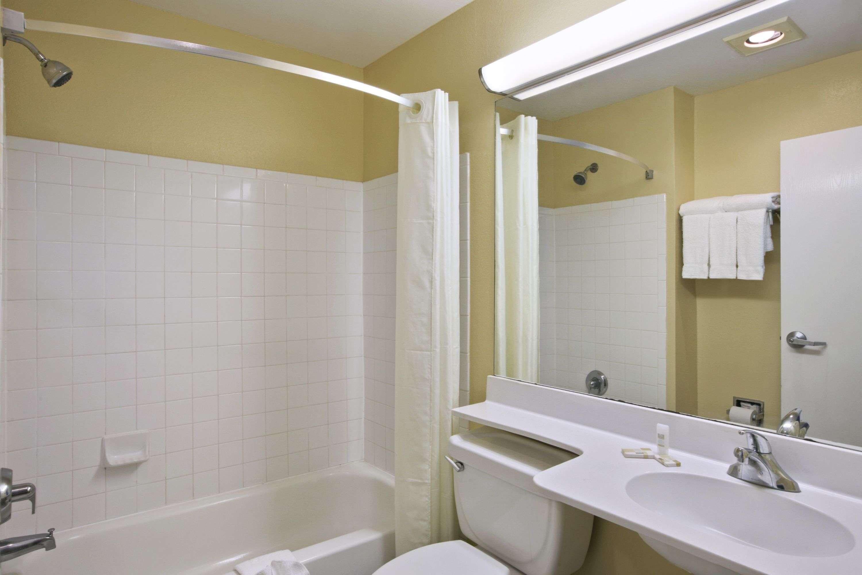 Microtel Inn & Suites Baton Rouge Habitación foto